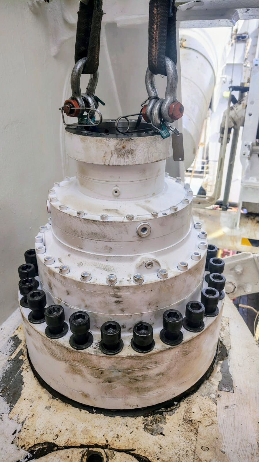 Subsea crane slew motor replacement